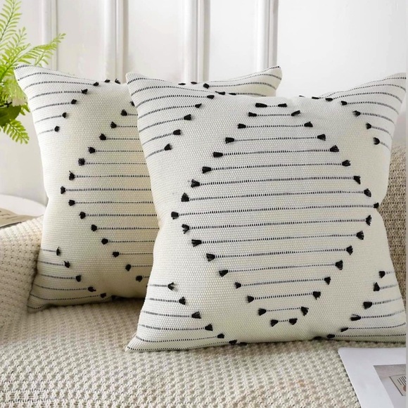 Other - Oudain Set of 2 Boho Throw Pillow Covers 18” x 18” Tufted with Tassel NWOT